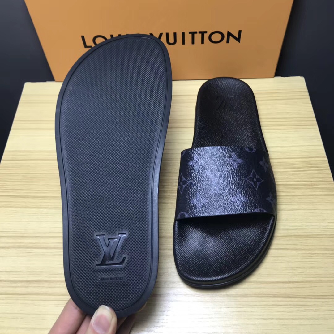 Louis Vuitton Palm Slippers In Balck - DesignerGu