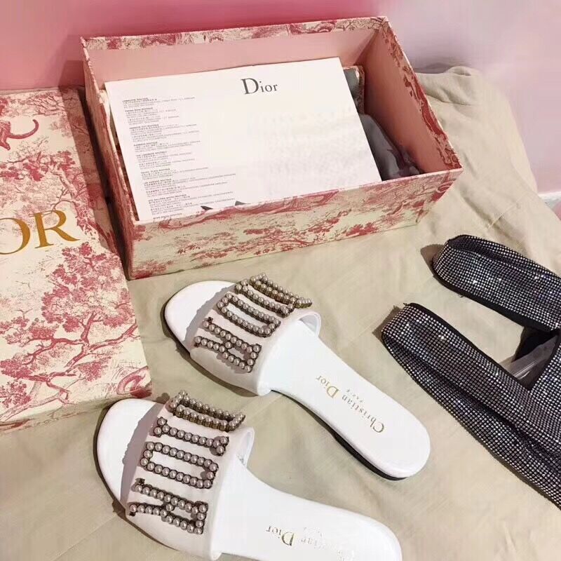 Dior White Slippers - DesignerGu