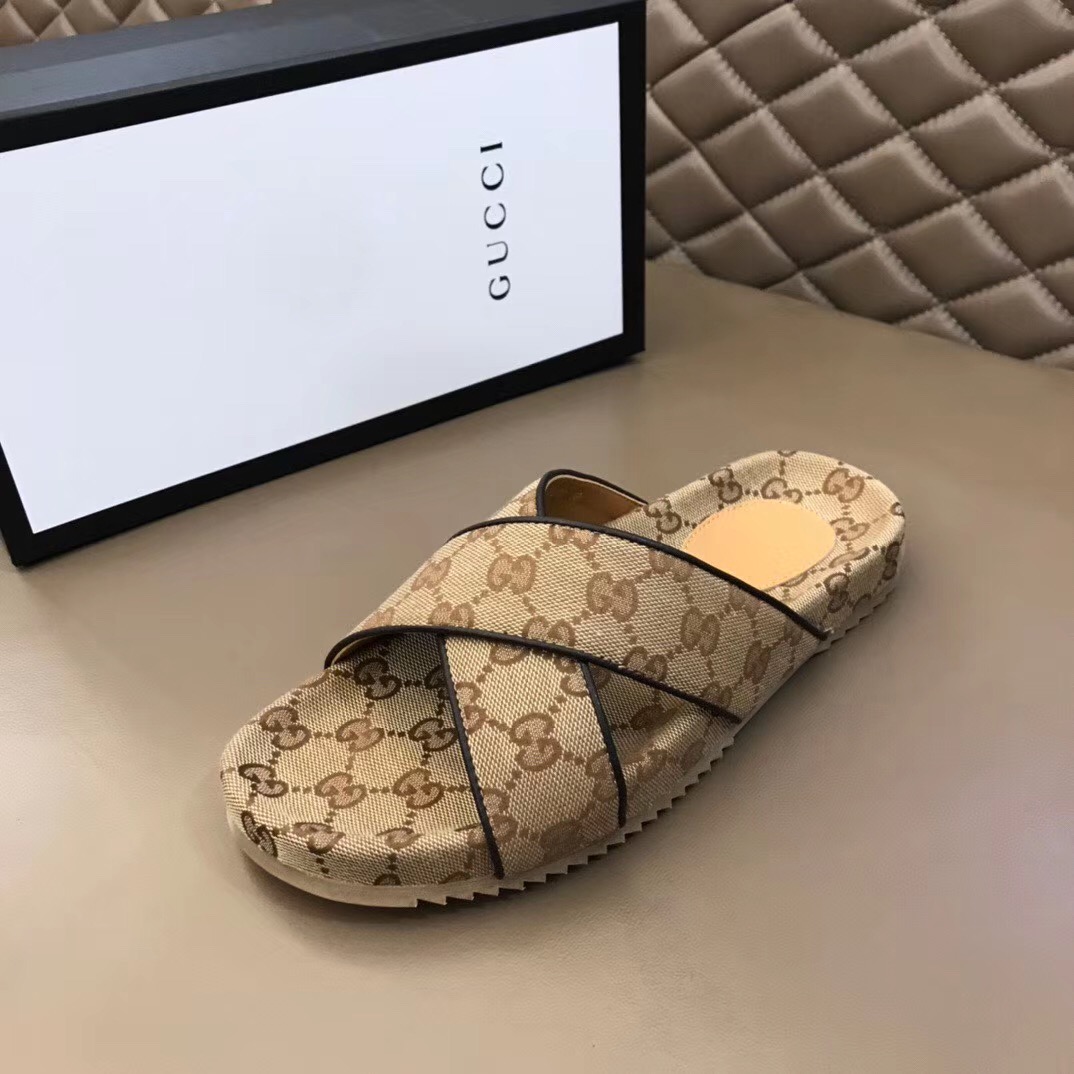 Gucci Men's GG Slide Sandal - DesignerGu