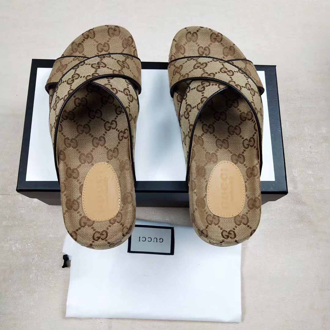 Gucci Men's GG Slide Sandal - DesignerGu