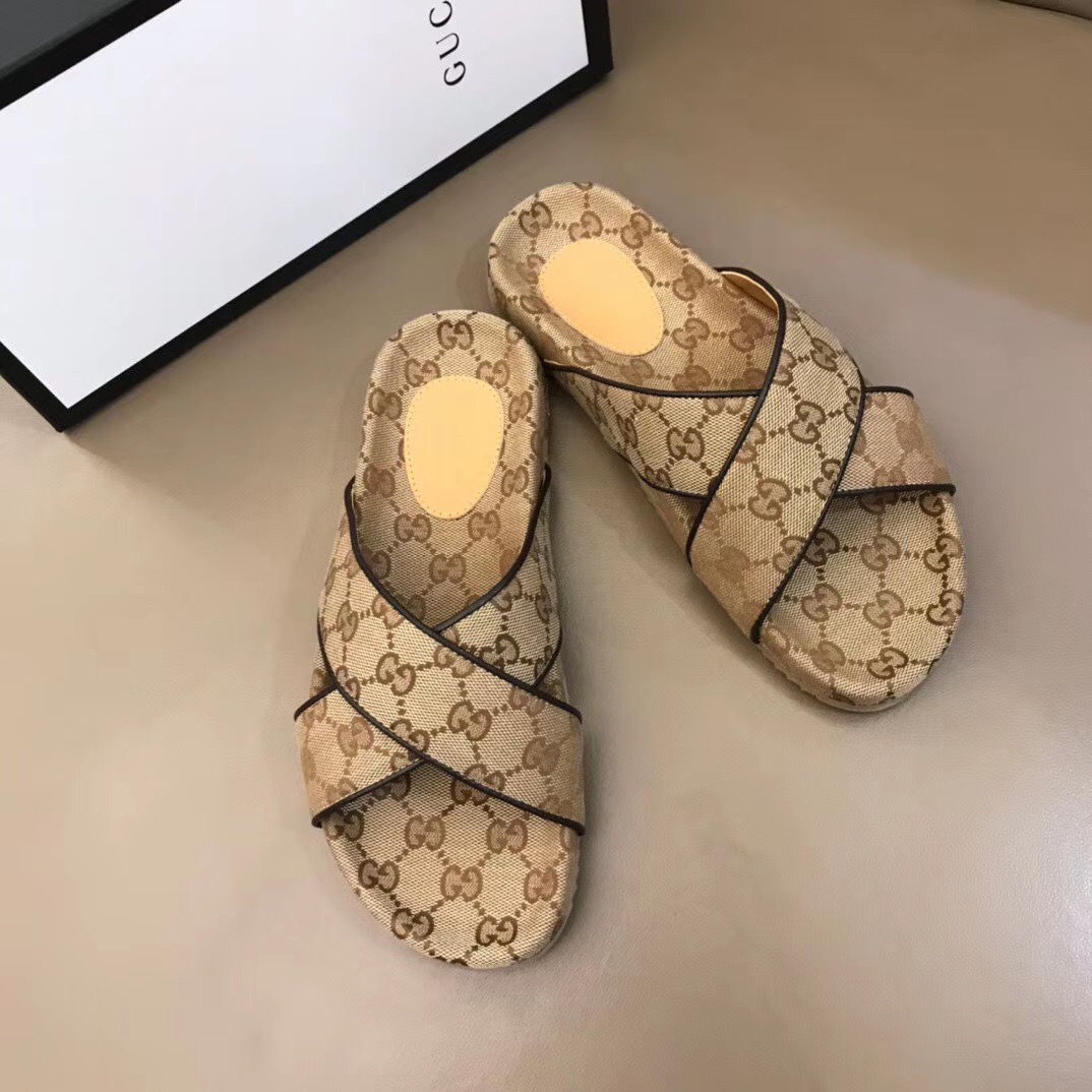 Gucci Men's GG Slide Sandal - DesignerGu