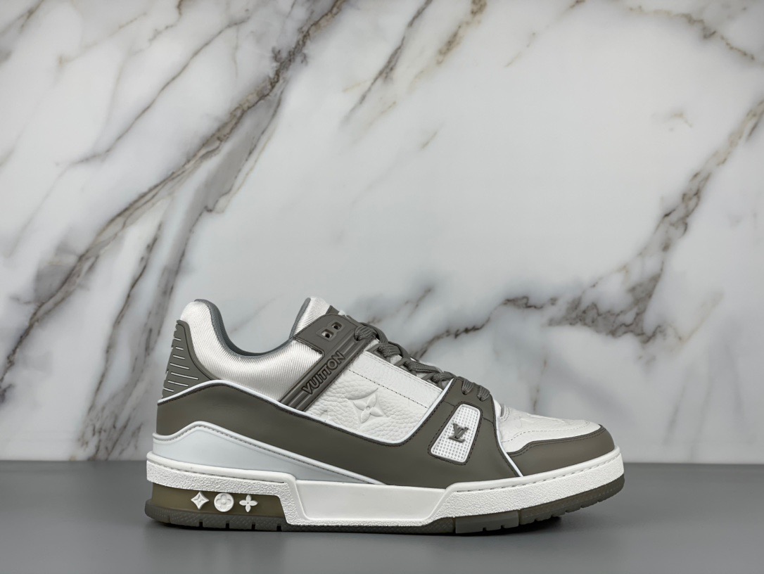 Louis Vuitton Trainer Sneaker - DesignerGu