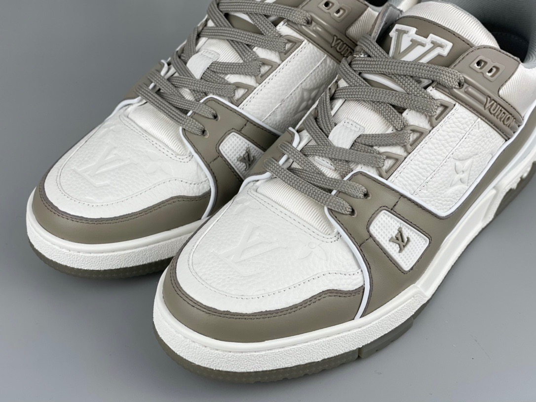 Louis Vuitton Trainer Sneaker - DesignerGu