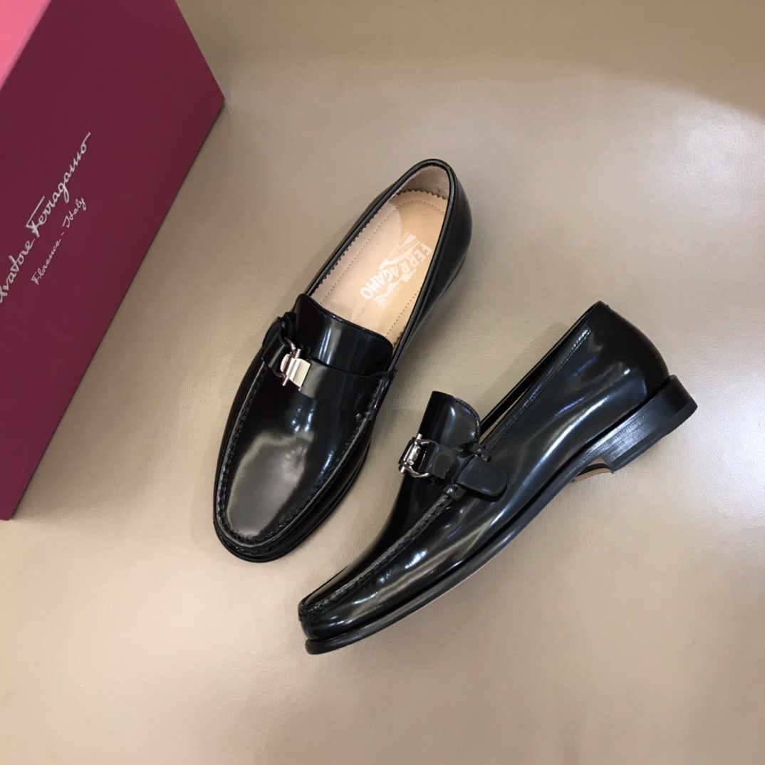 Ferragamo Black Leather Shinny shoes - DesignerGu