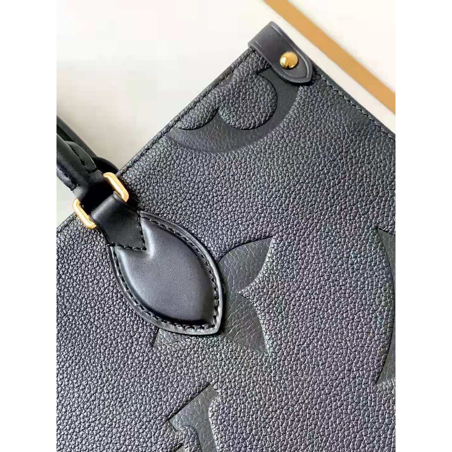 Louis Vuitton Neverfull Totes - DesignerGu