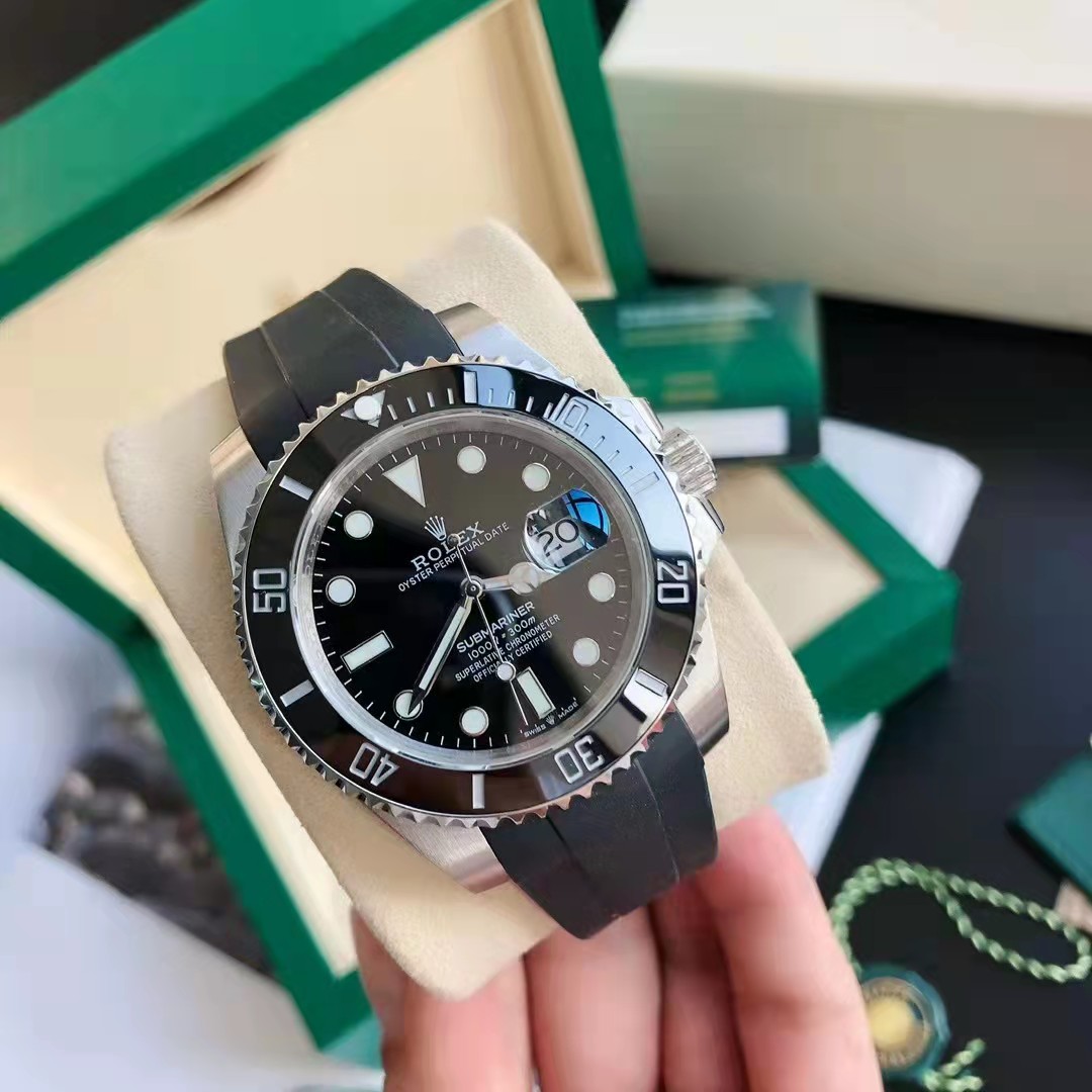 Rolex Oyster Perpetual Date Submariner  - DesignerGu