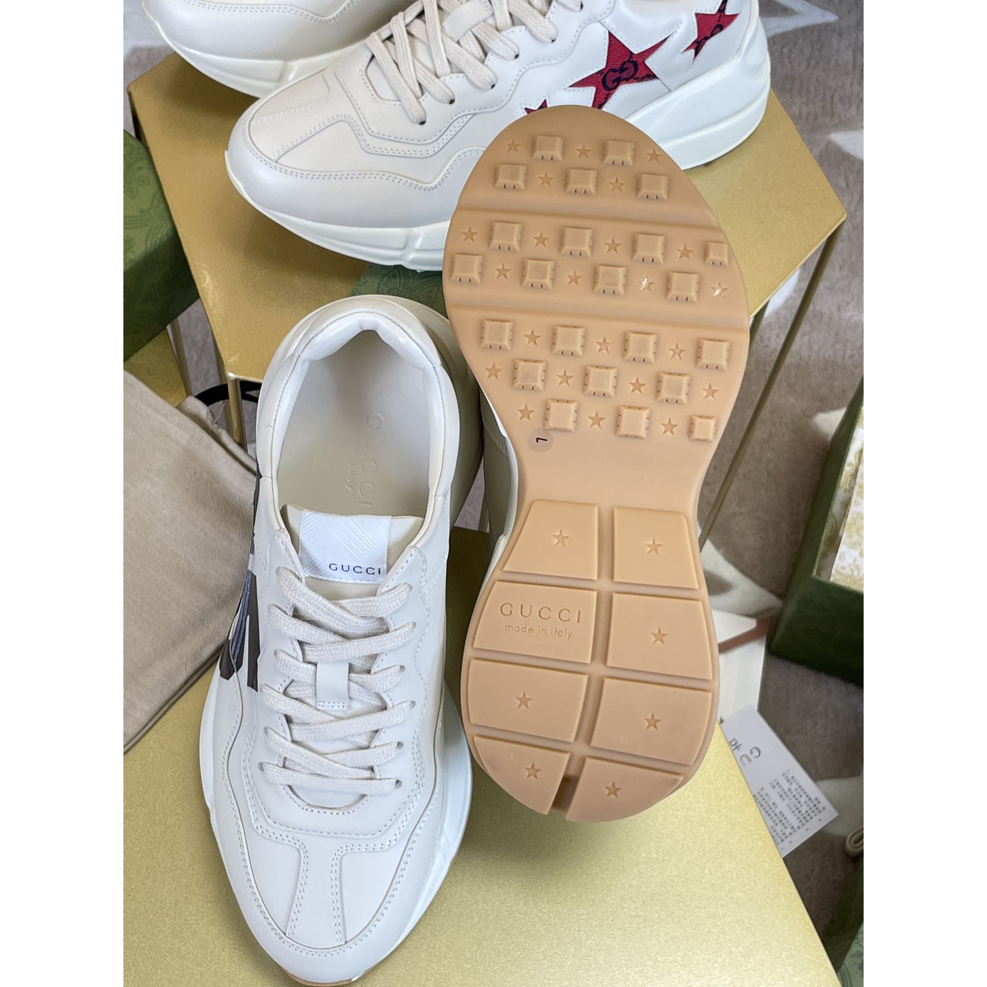 Gucci Men's Sneaker  - DesignerGu