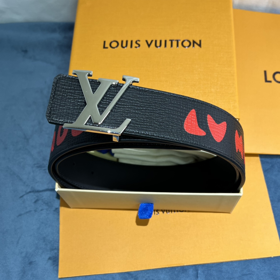 Louis Vuitton Gradient Shape 40MM Reversible Belt - DesignerGu