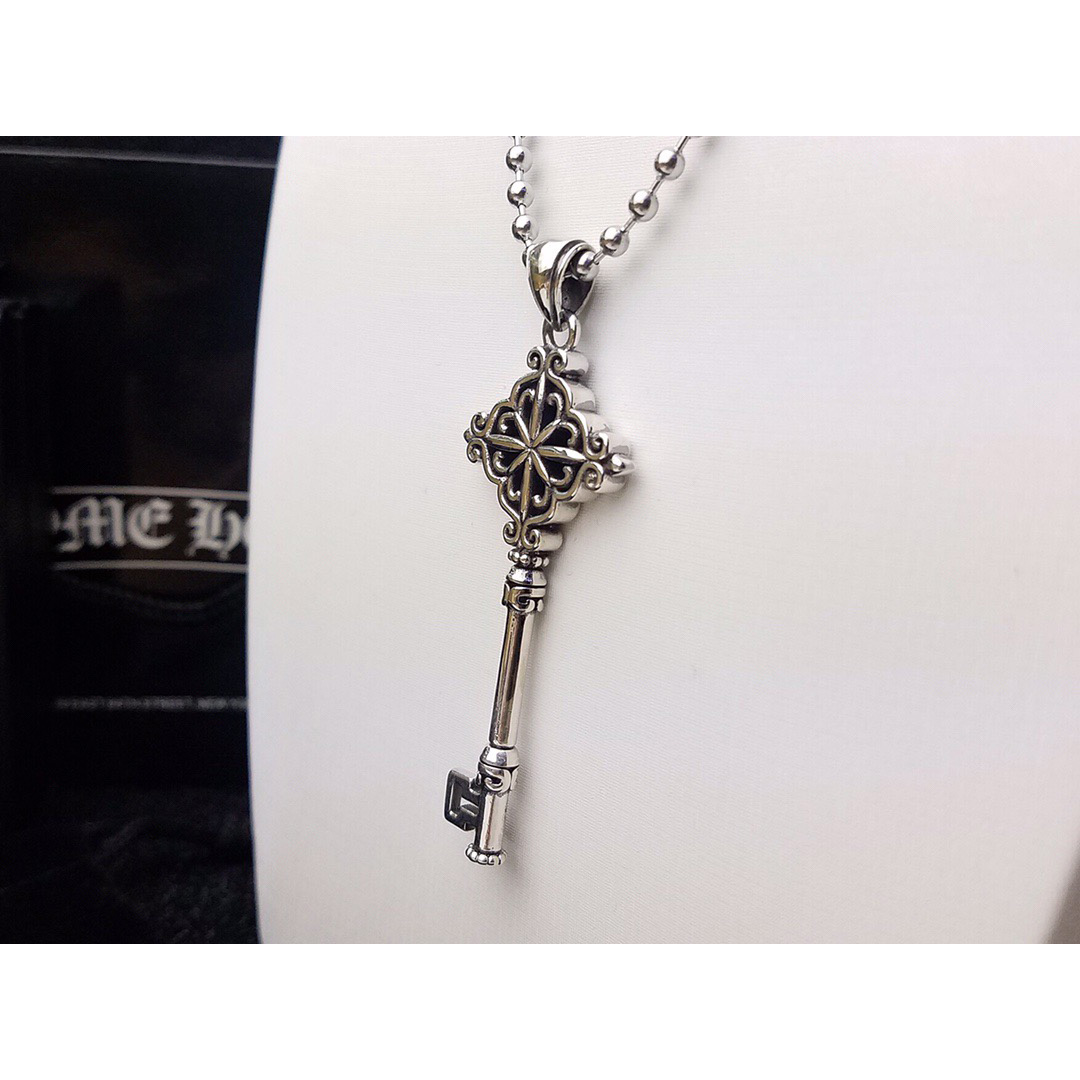 Chrome Heart Cross Necklace - DesignerGu