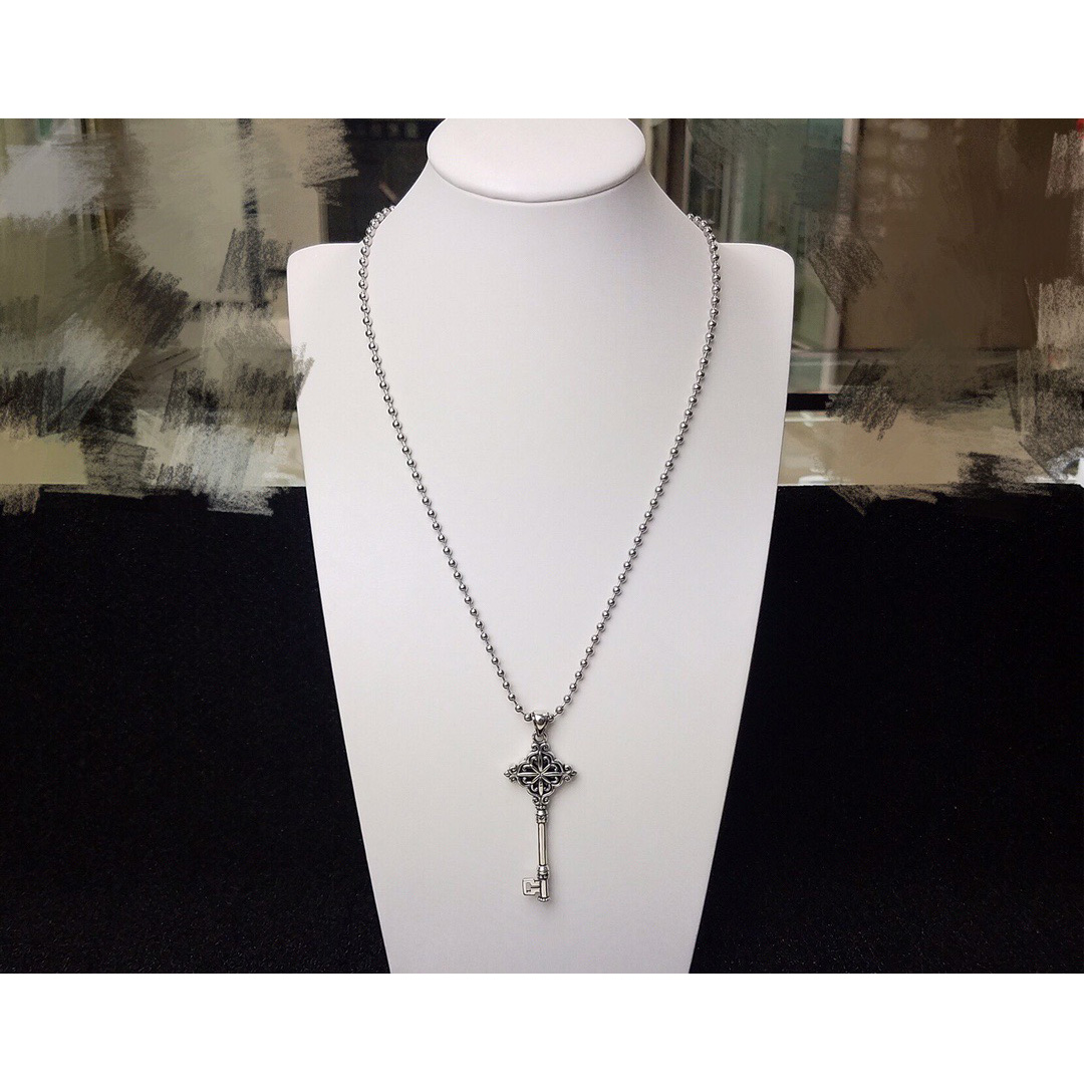 Chrome Heart Cross Necklace - DesignerGu