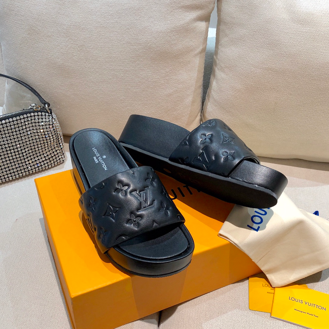 Louis Vuitton Slides - DesignerGu