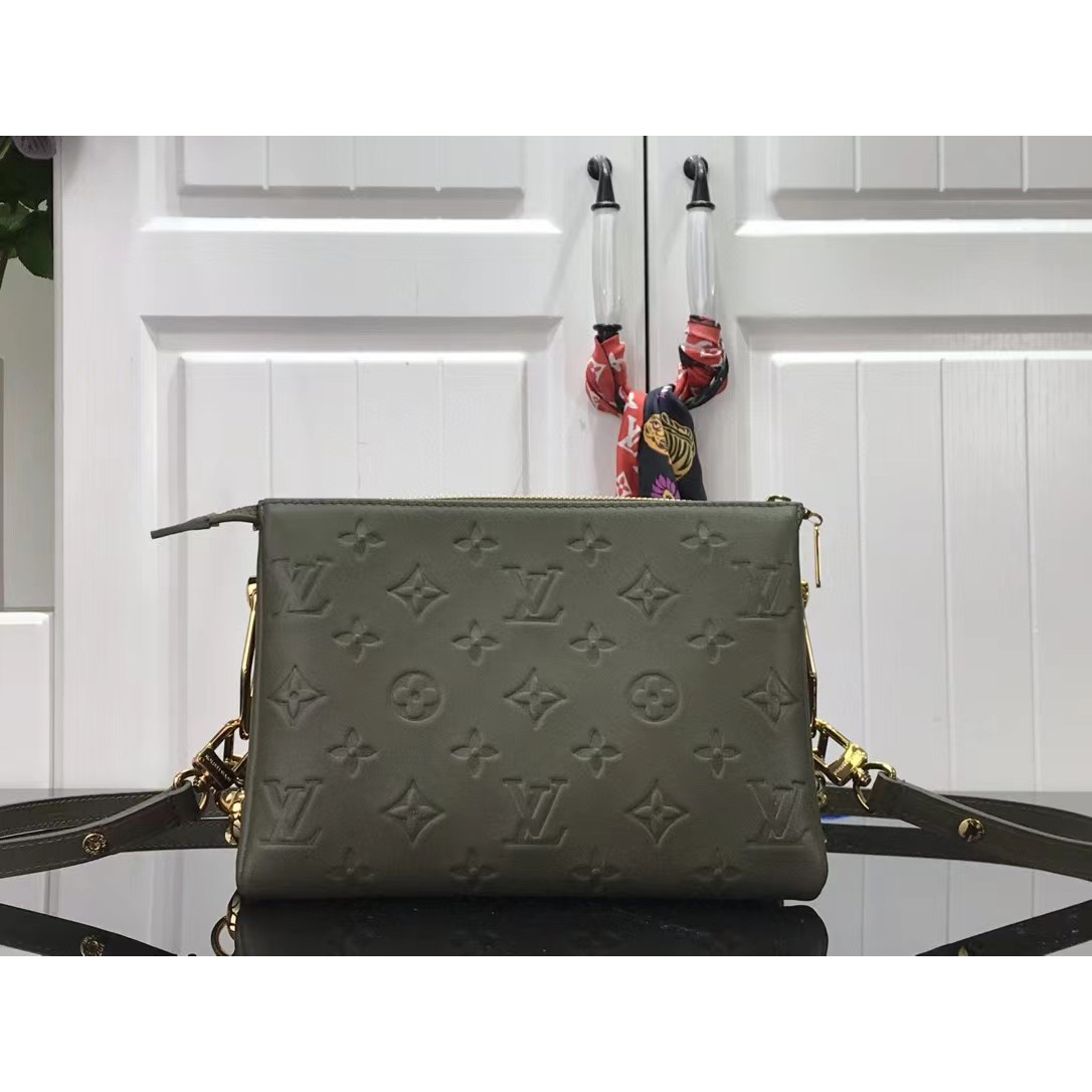 Louis Vuitton  Handbag （20 x 16 x 12cm） - DesignerGu