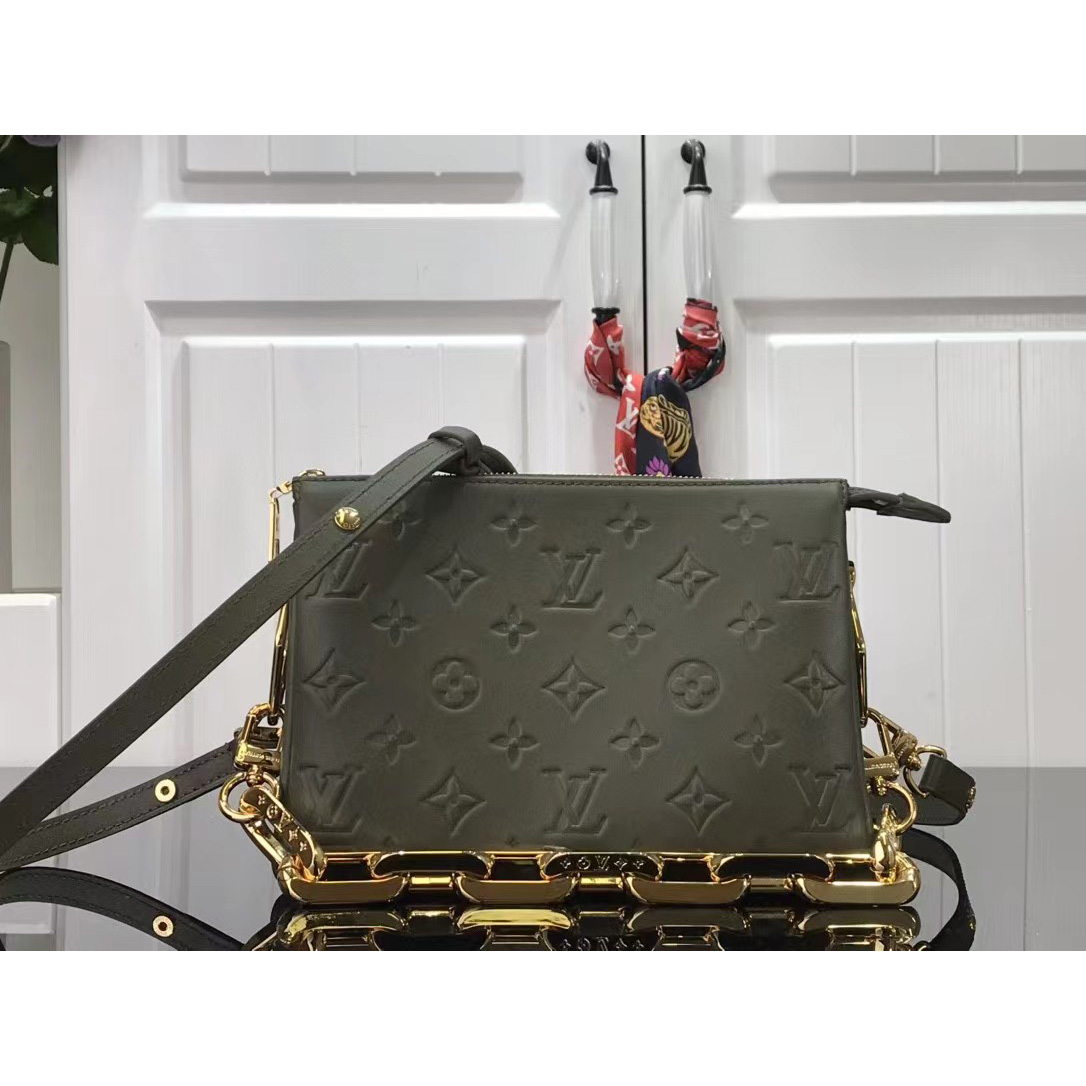 Louis Vuitton  Handbag （20 x 16 x 12cm） - DesignerGu