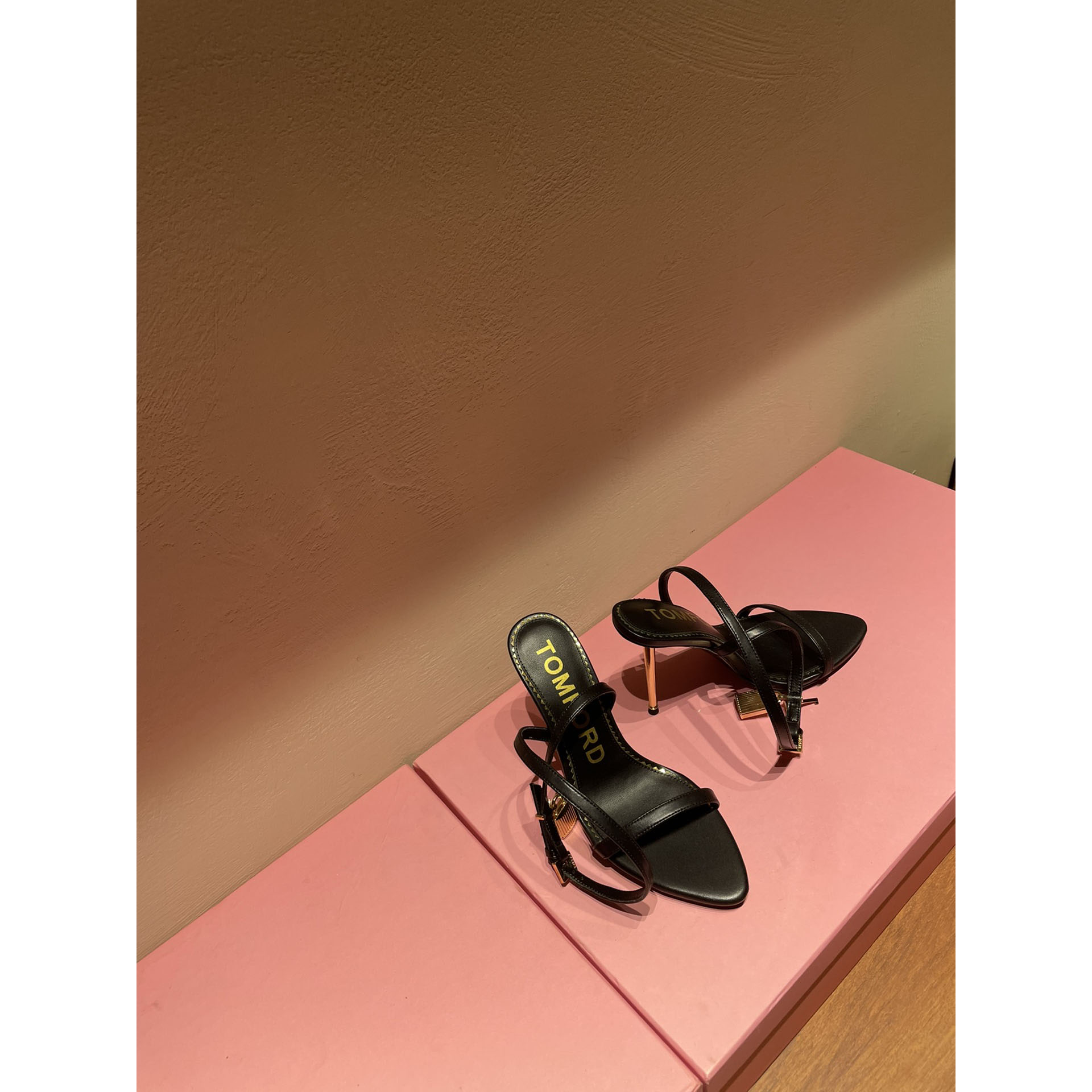 Tom Ford Black Padlock Sandals - DesignerGu