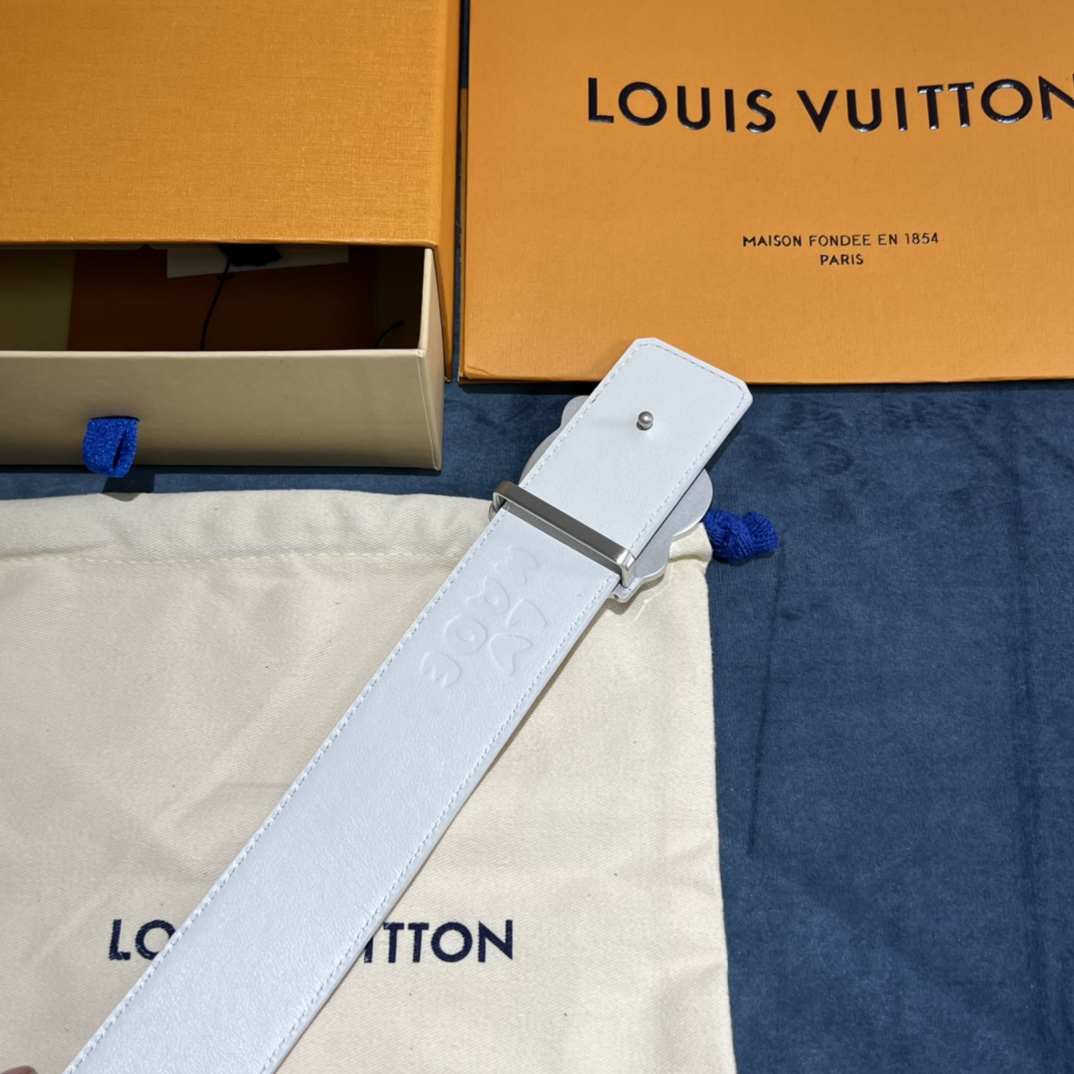 Louis Vuitton Gradient Shape 40MM Reversible Belt - DesignerGu