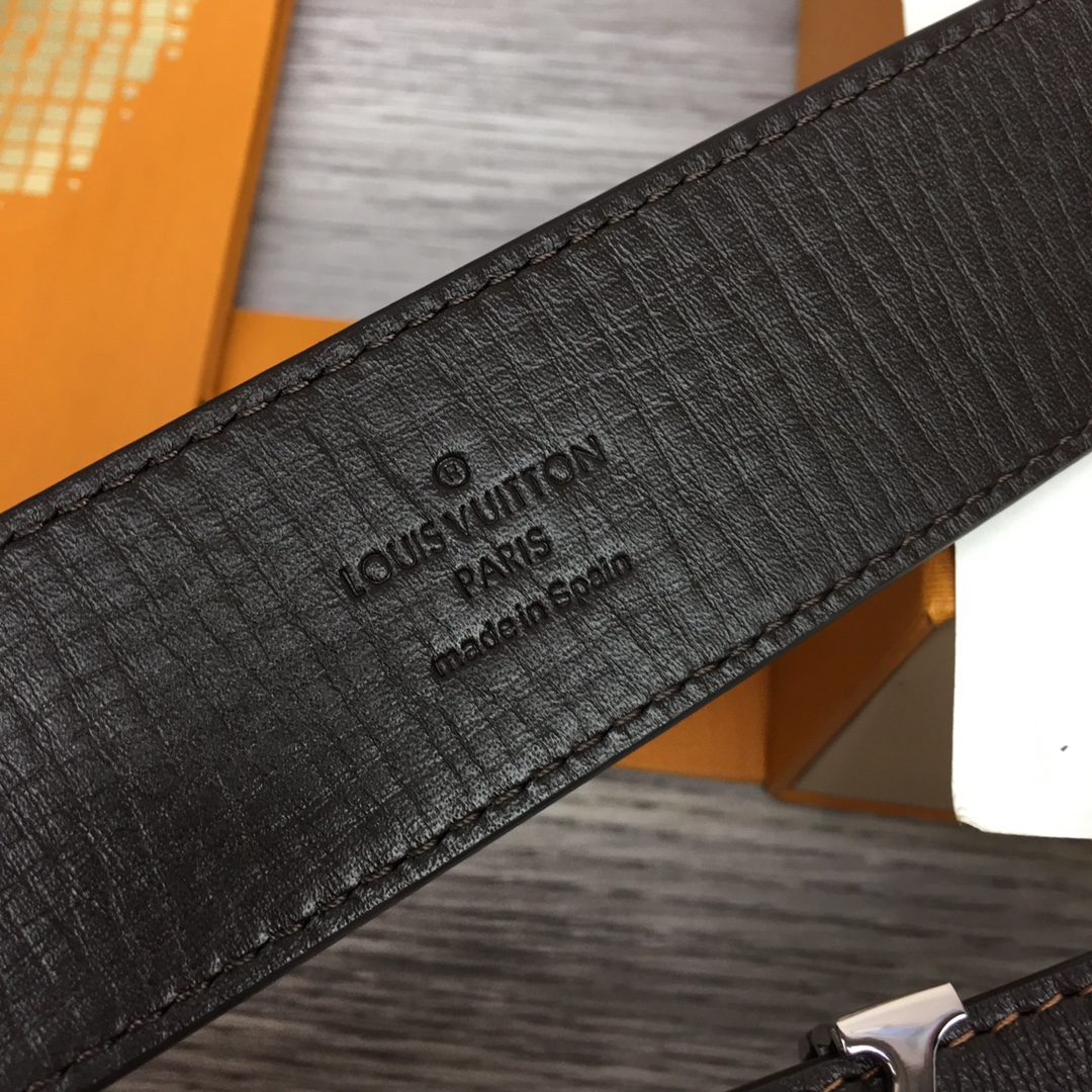 Louis Vuitton Shape 40MM Reversible Belt - DesignerGu