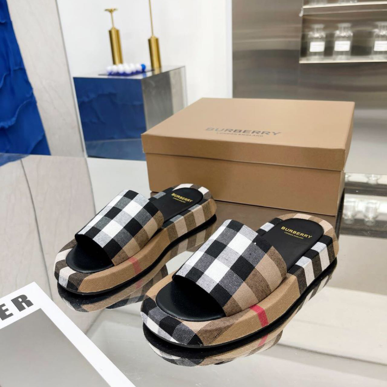 Burberry Check Print Slides - DesignerGu