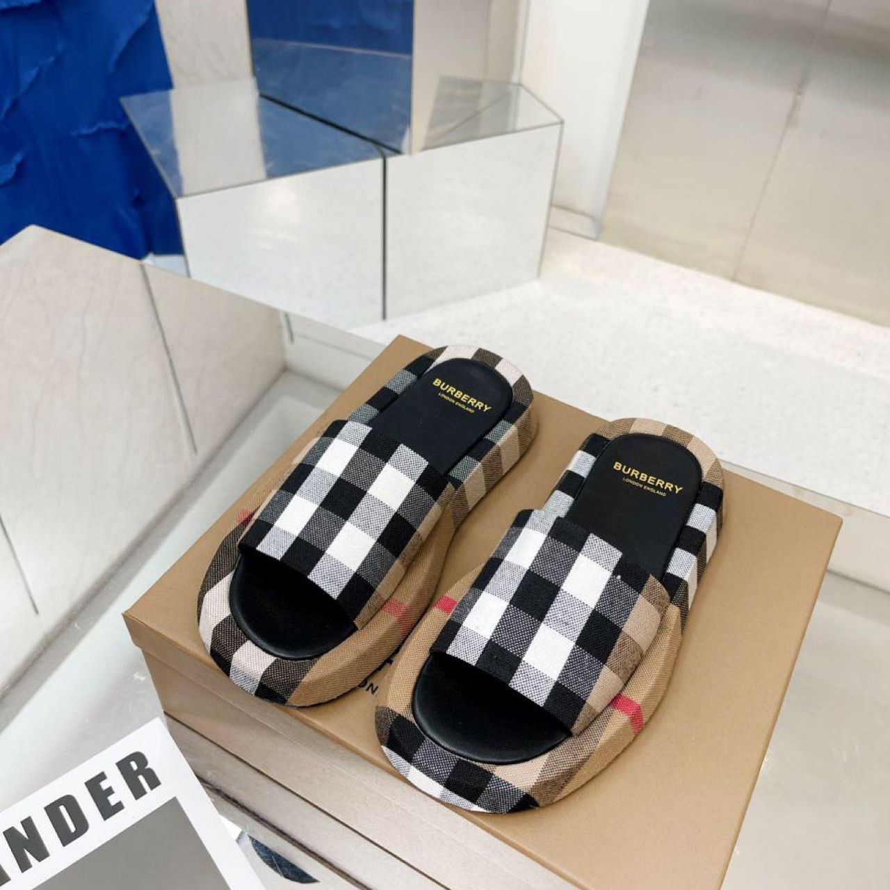 Burberry Check Print Slides - DesignerGu