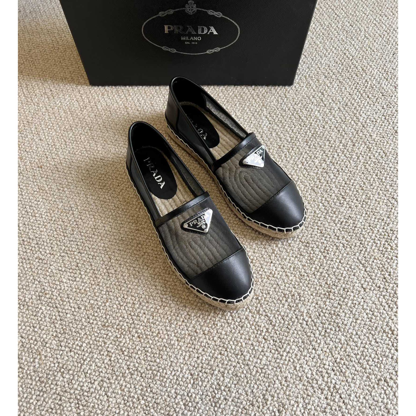 Prada  Logo  Woman Black Loafers - DesignerGu