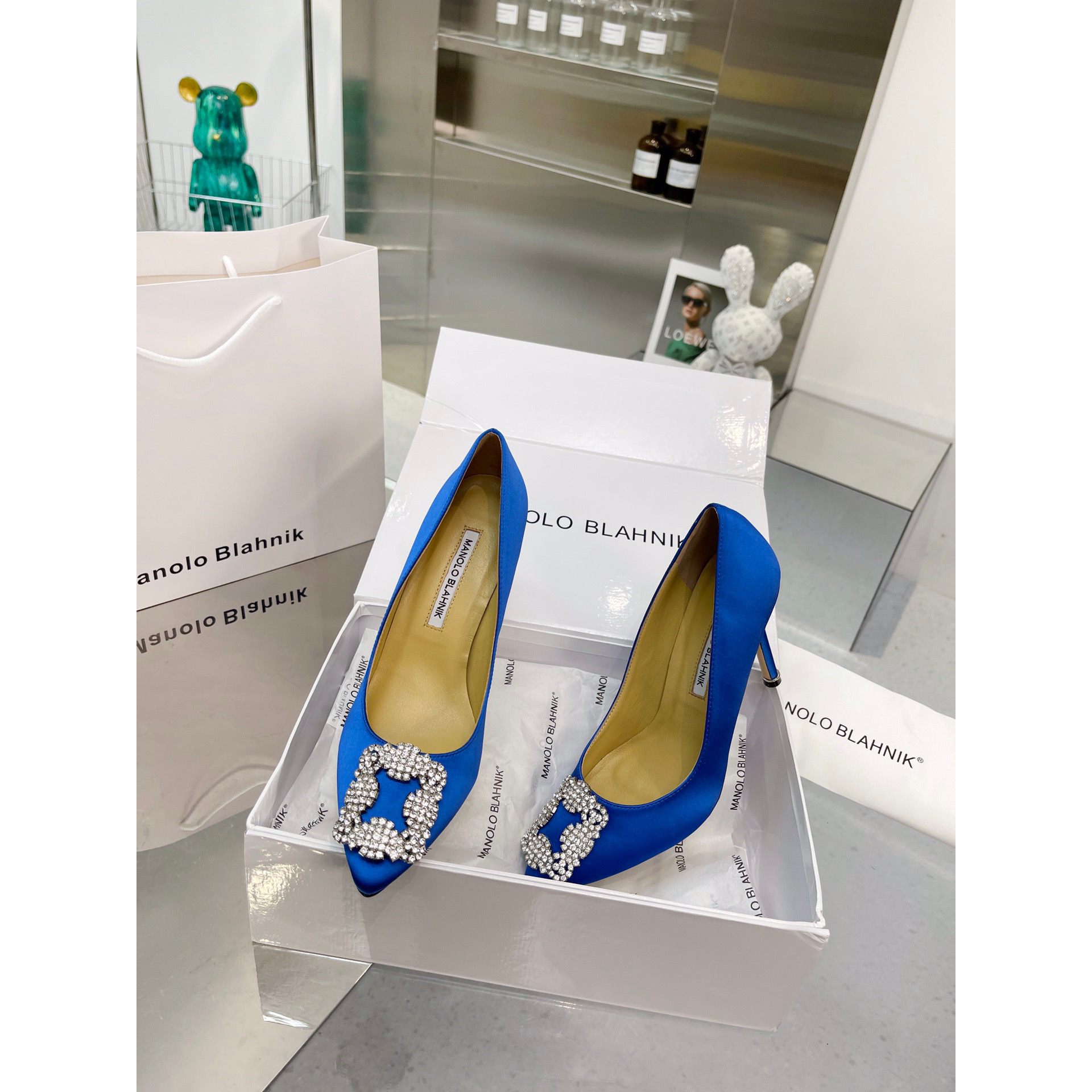 Manolo Blahnik Blue Hangisi Pumps with buckle - DesignerGu