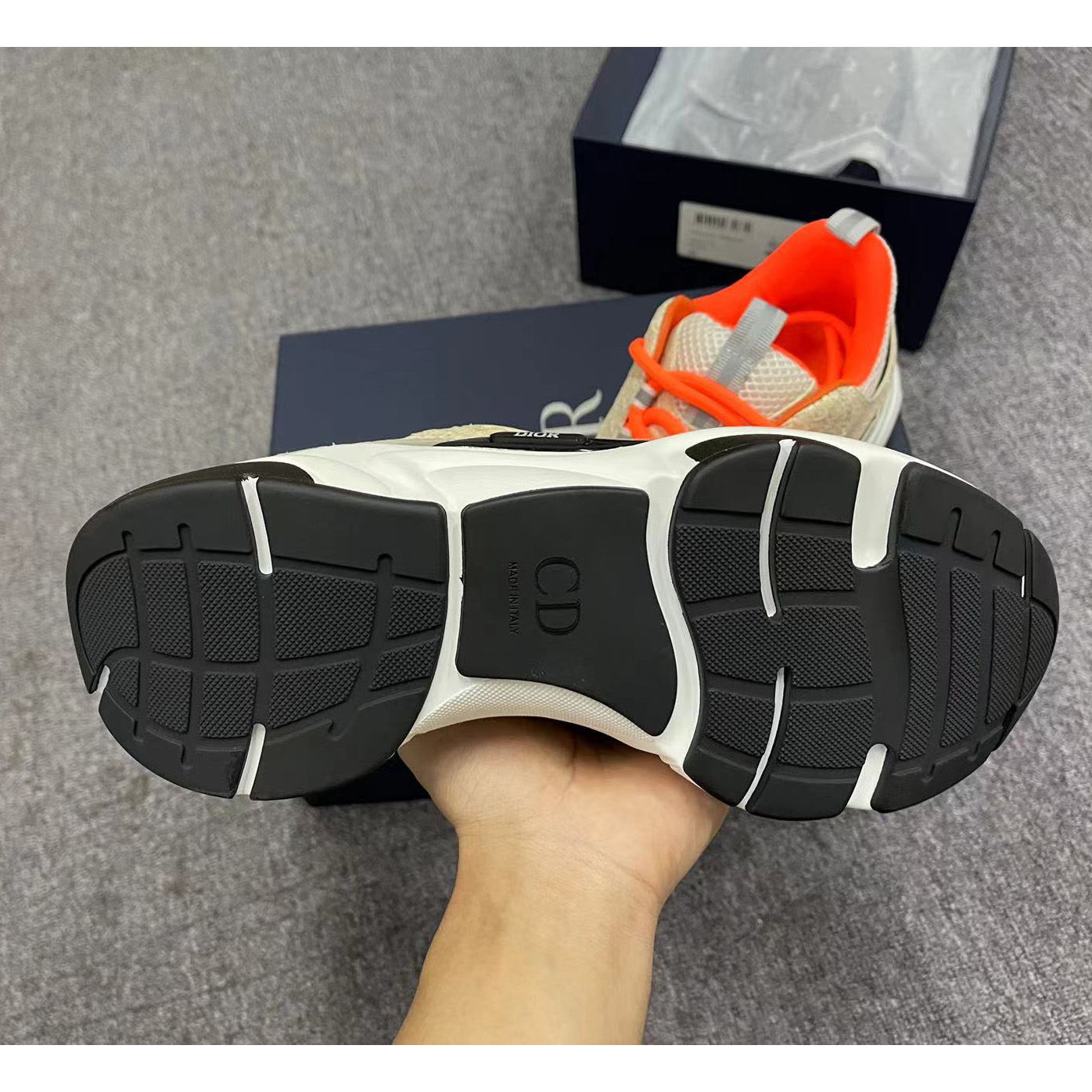 Dior B22 Sneaker  - DesignerGu