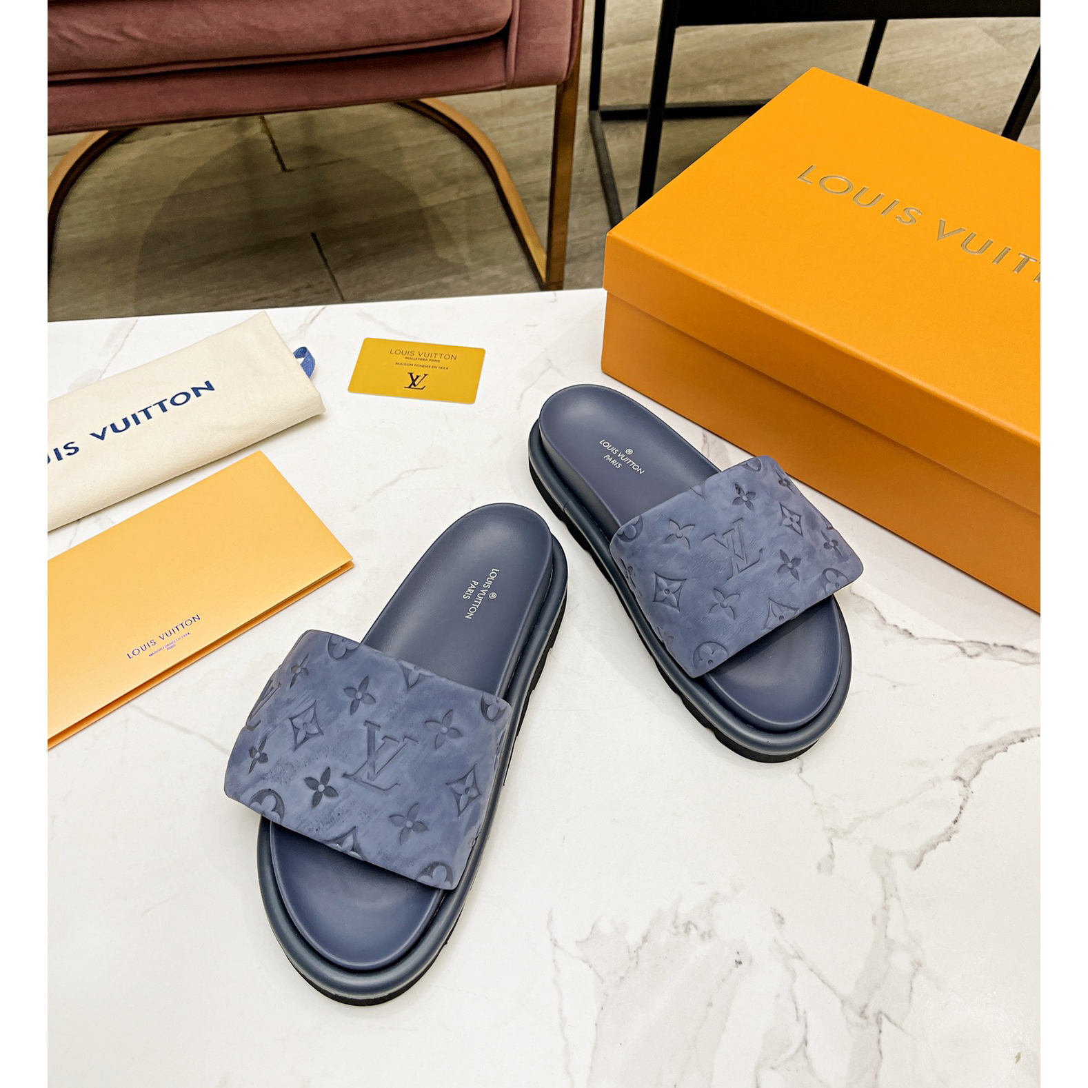 Louis Vuitton Pool Pillow Comfort Mules - DesignerGu