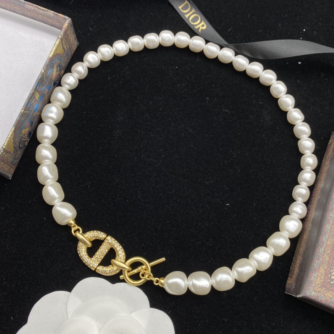 Dior Pearl Necklace - DesignerGu