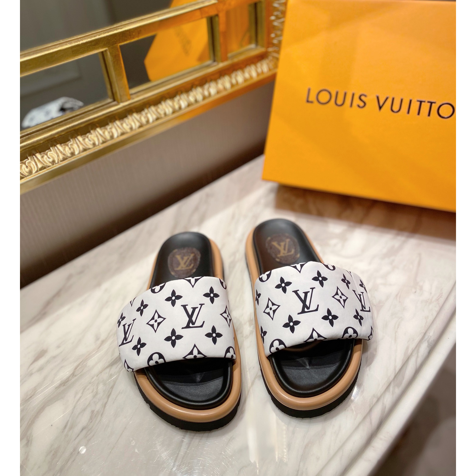 Louis Vuitton Pool Pillow Comfort Mules - DesignerGu