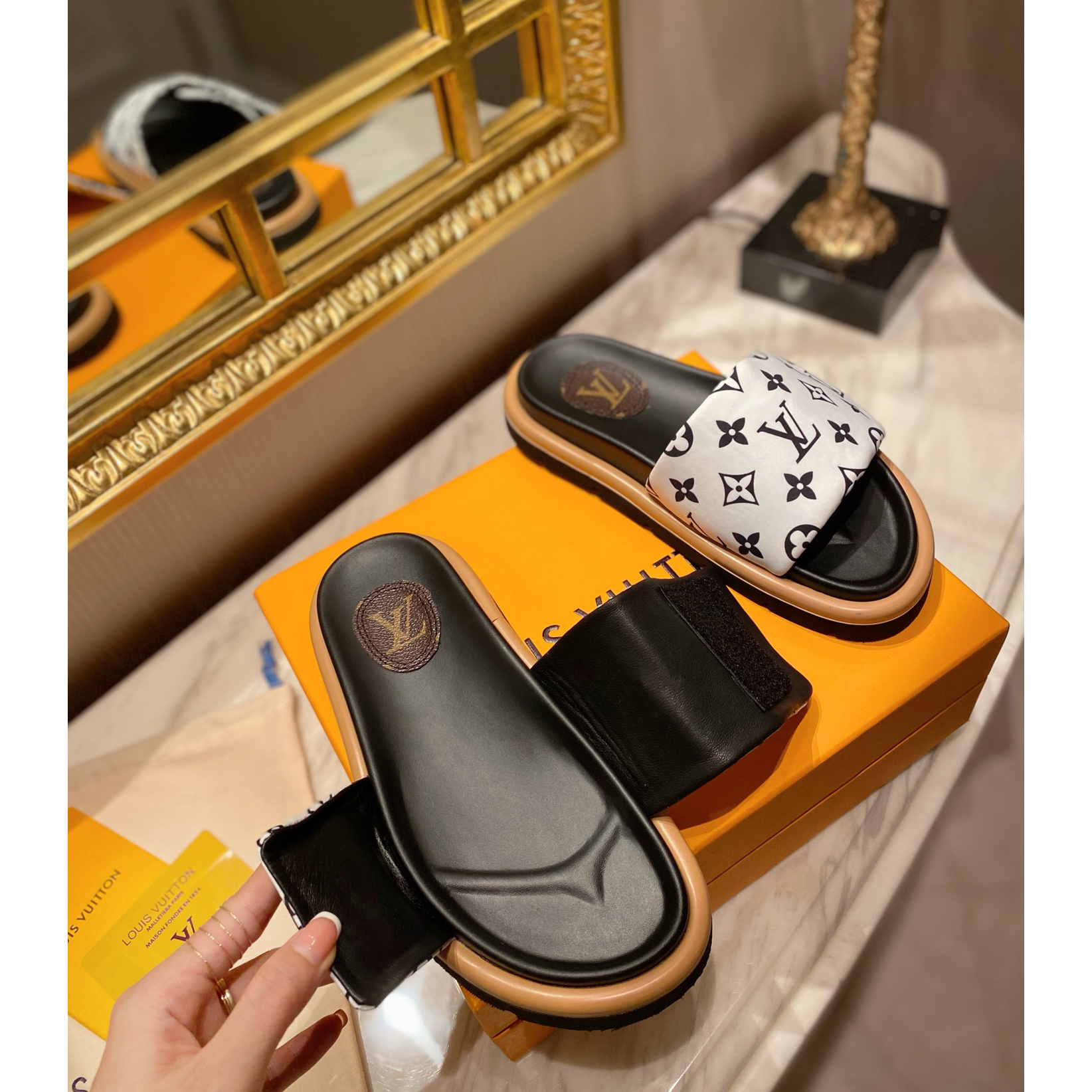 Louis Vuitton Pool Pillow Comfort Mules - DesignerGu