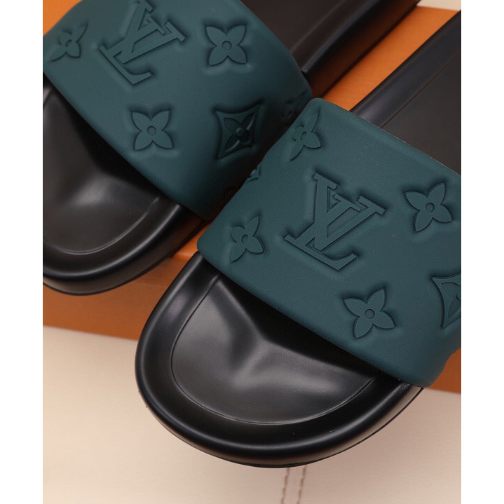 Louis Vuitton Monogram Slippers - DesignerGu