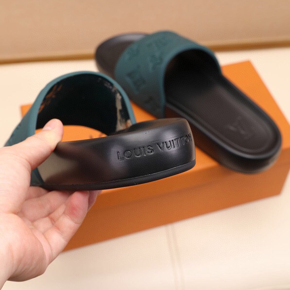 Louis Vuitton Monogram Slippers - DesignerGu