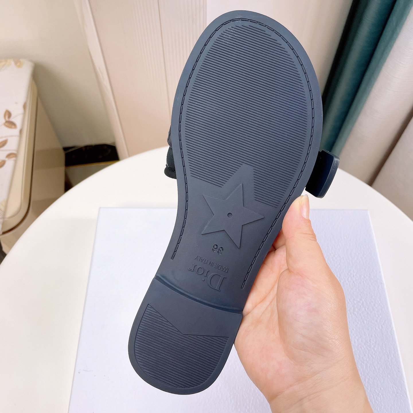 Dior Women Slides - DesignerGu