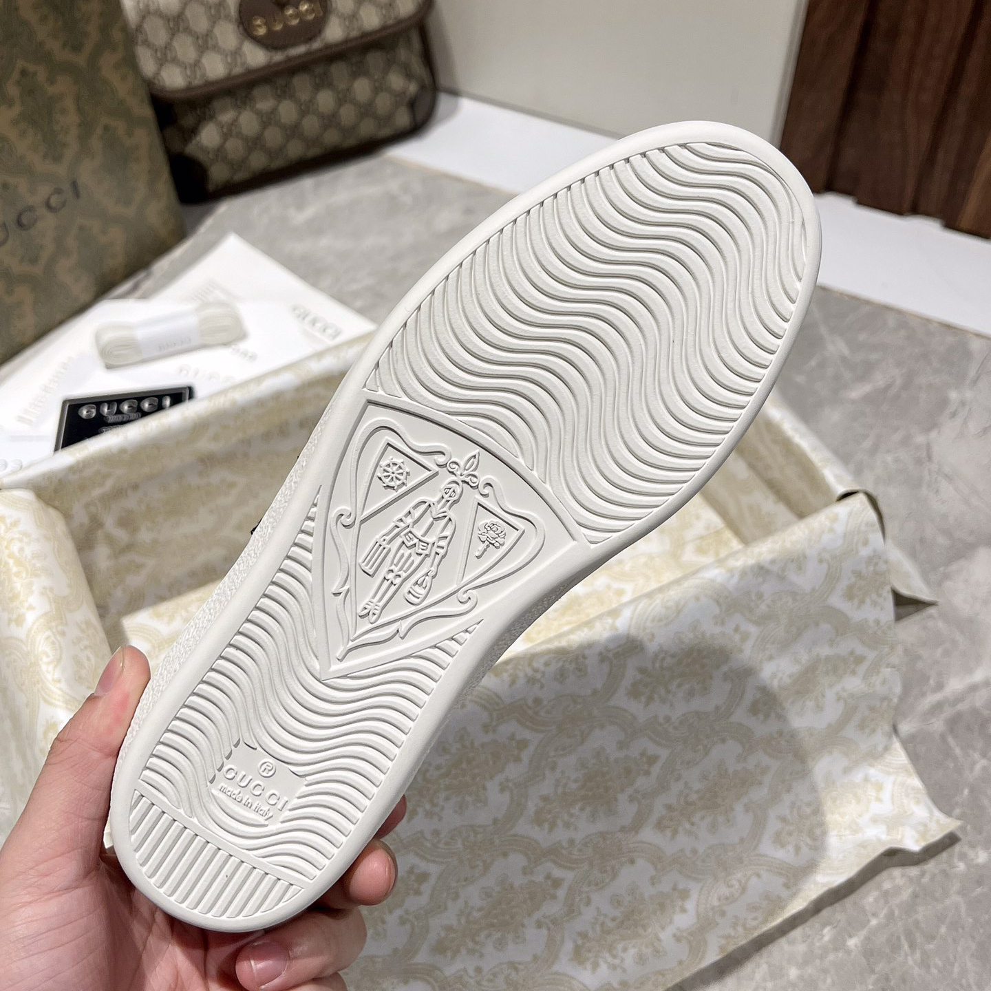 Gucci Snake Logo  Basket Sneaker - DesignerGu