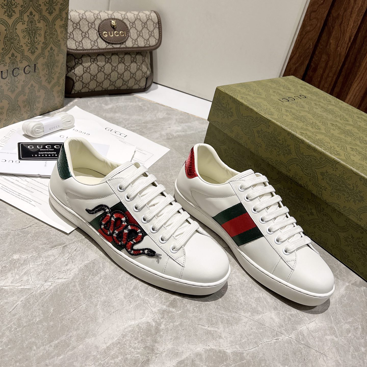 Gucci Snake Logo  Basket Sneaker - DesignerGu