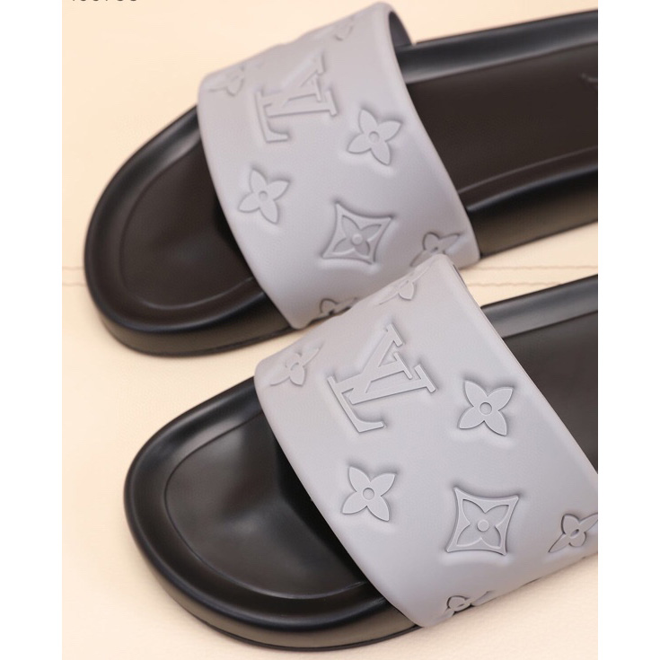 Louis Vuitton Monogram Slippers - DesignerGu