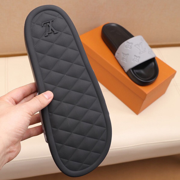 Louis Vuitton Monogram Slippers - DesignerGu