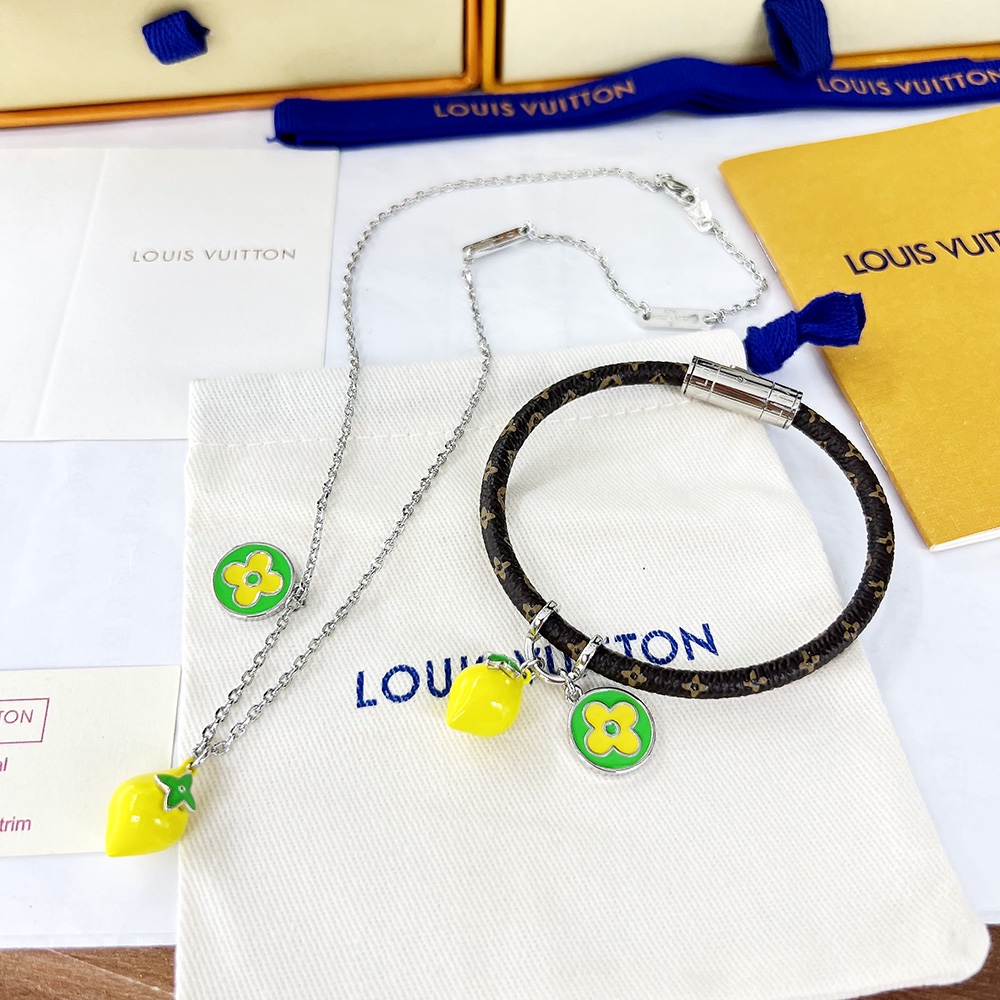 Louis Vuitton Hang It LV Fruits Bracelet - DesignerGu