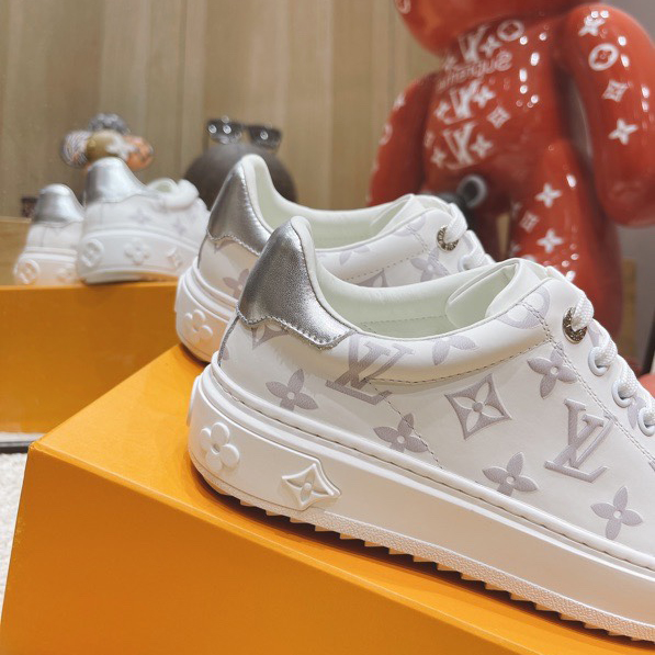 Louis Vuitton Monogram Sneaker - DesignerGu