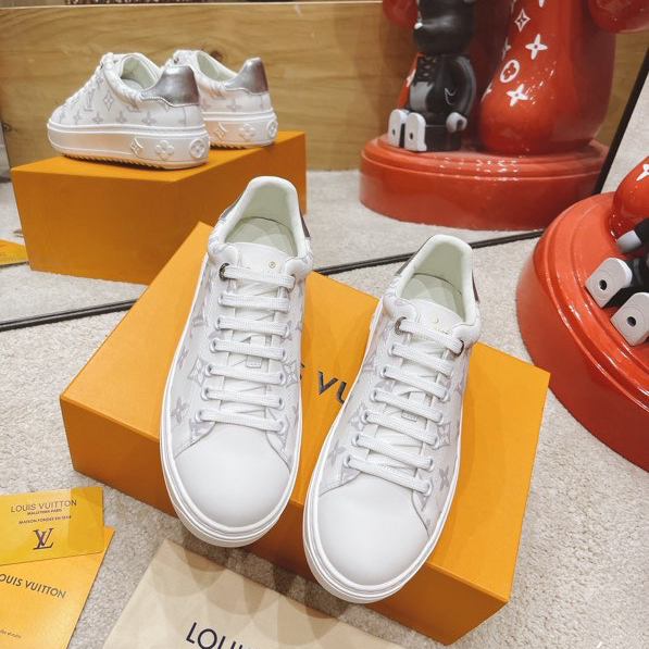 Louis Vuitton Monogram Sneaker - DesignerGu