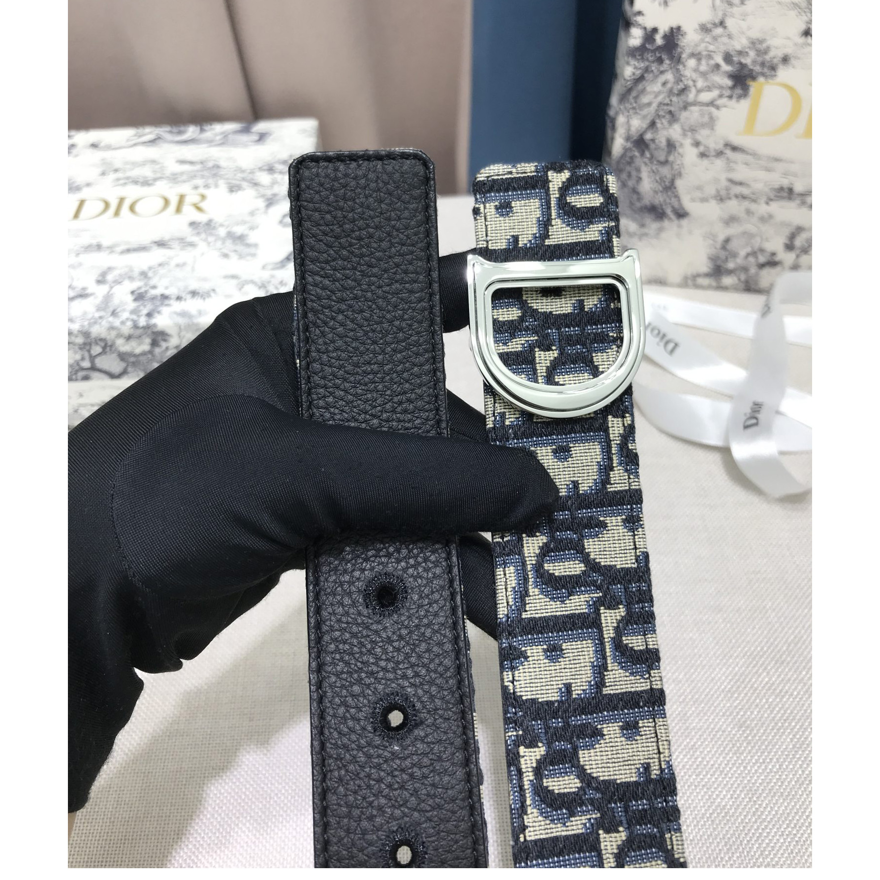 Dior Leather Belt With 'D' Buckle - DesignerGu