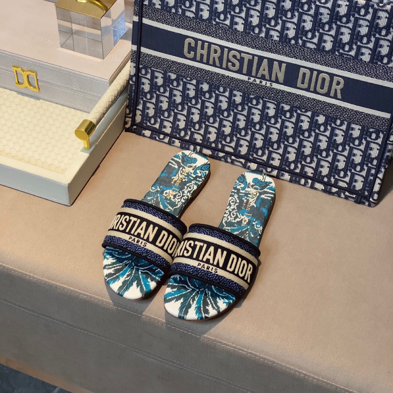 Dior Women Slides - DesignerGu