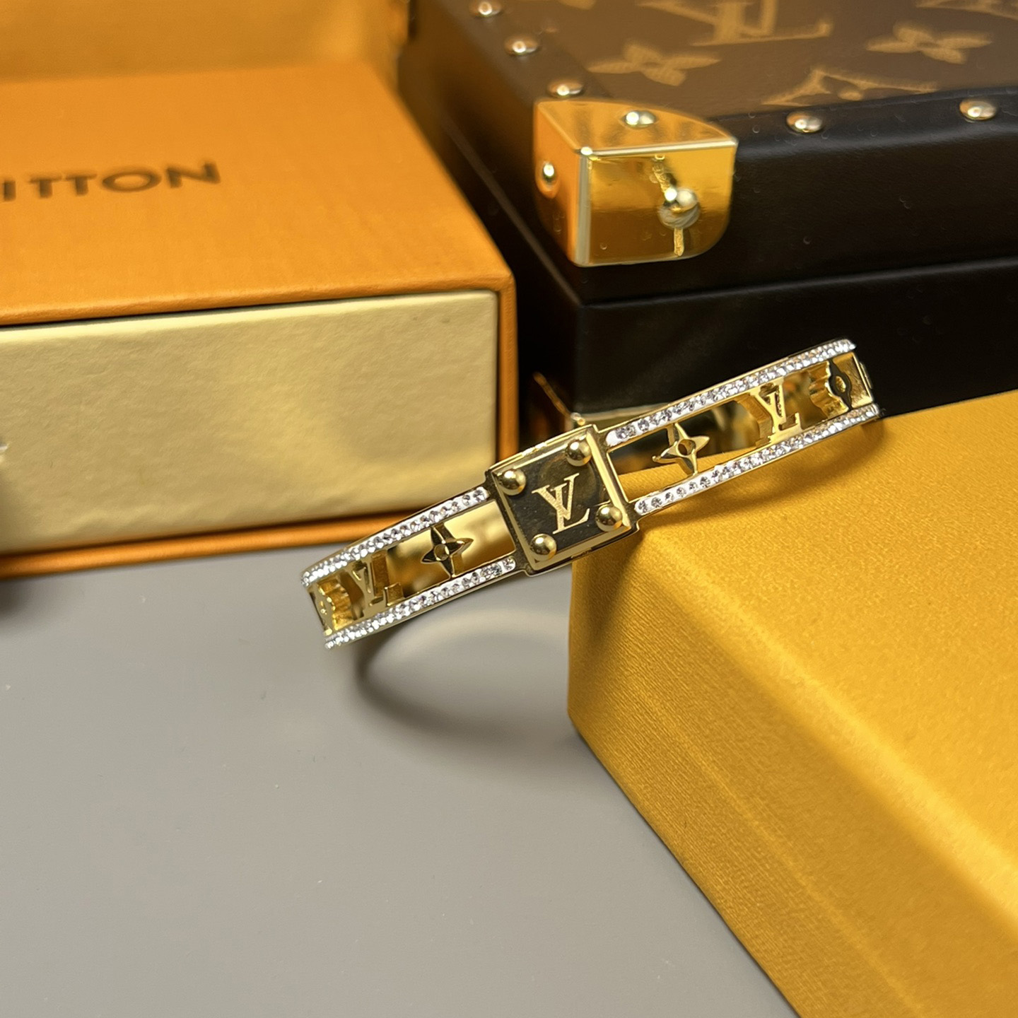 Louis Vuitton Bracelet - DesignerGu