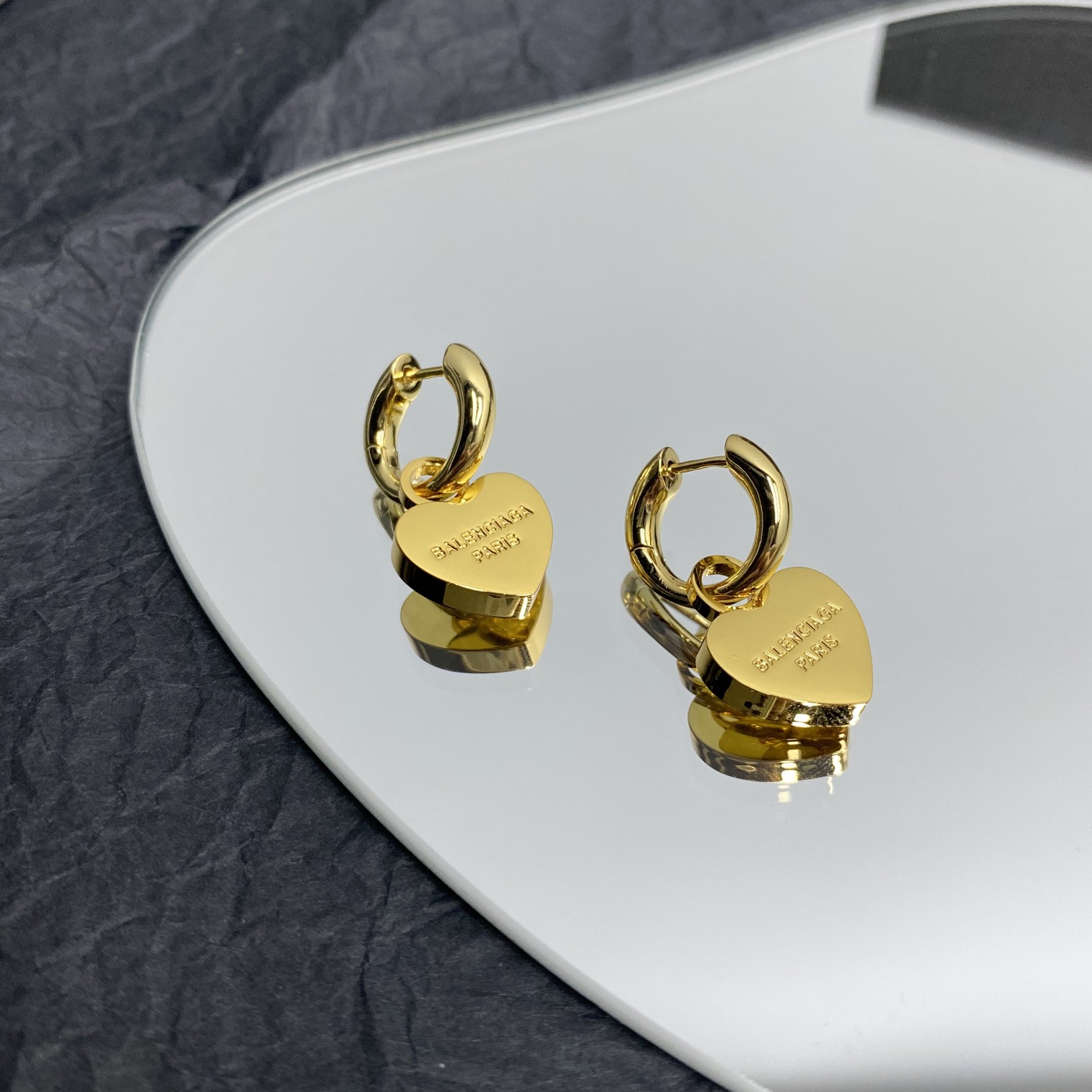 Balenciaga  Engraved Heart Earrings - DesignerGu