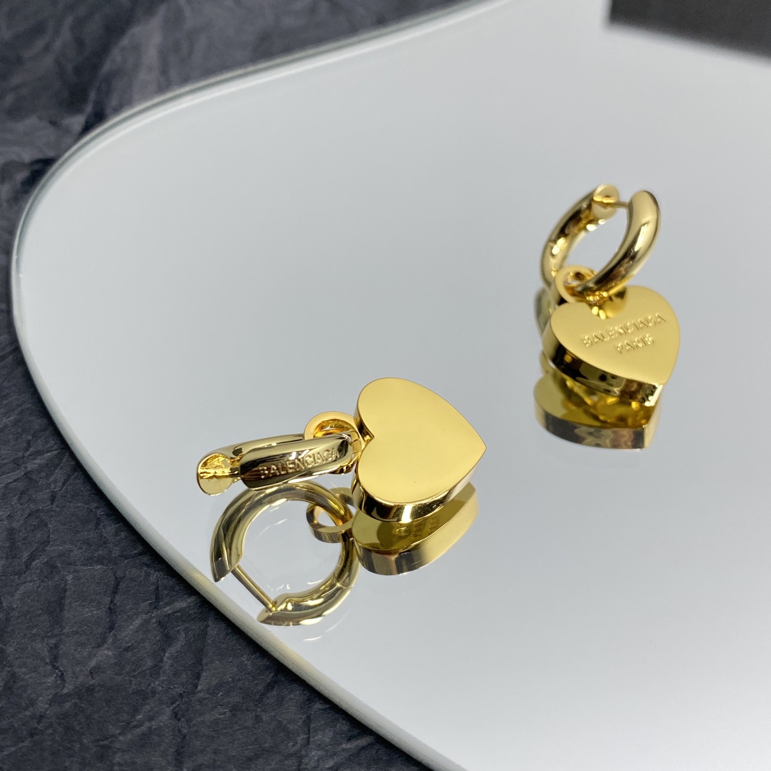 Balenciaga  Engraved Heart Earrings - DesignerGu