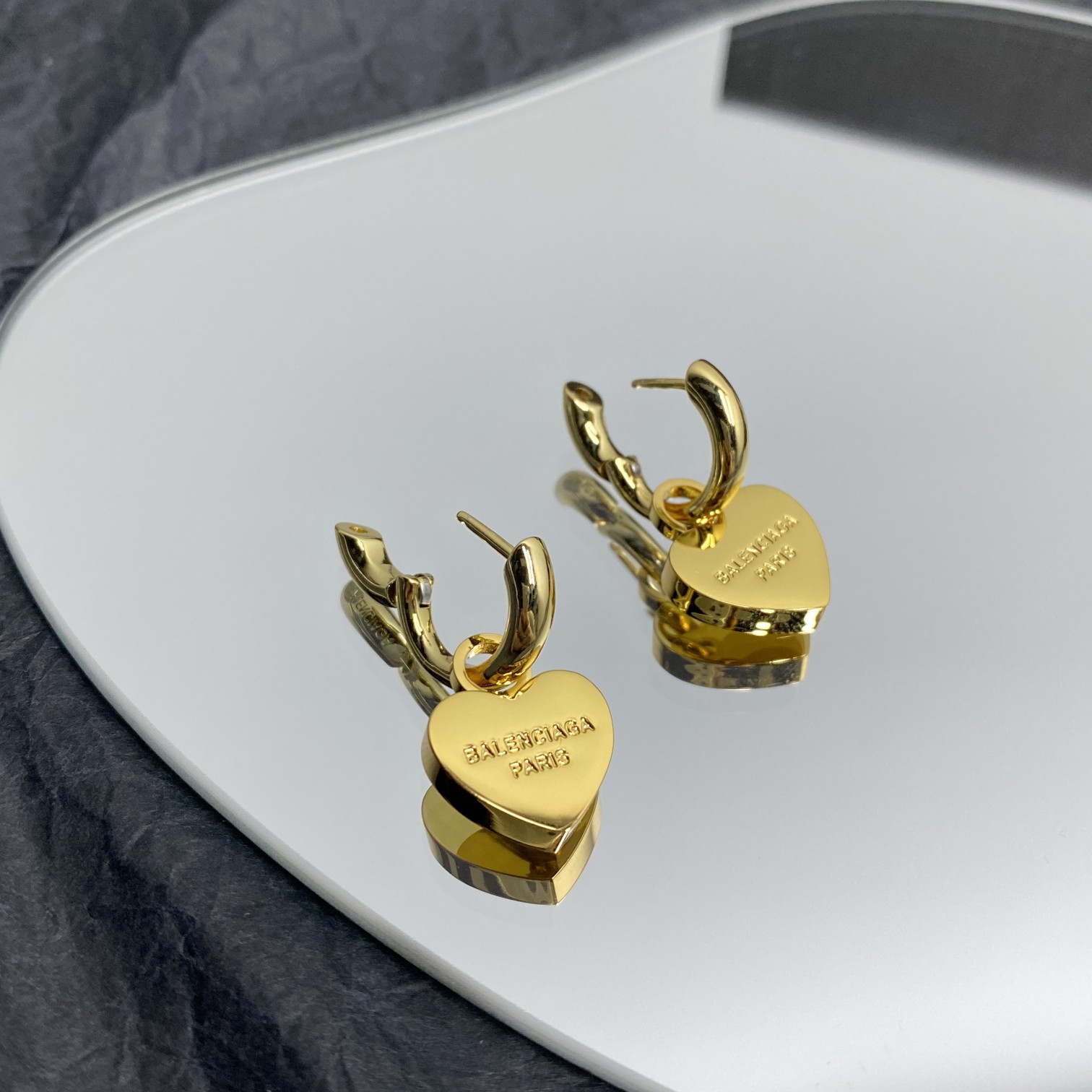 Balenciaga  Engraved Heart Earrings - DesignerGu