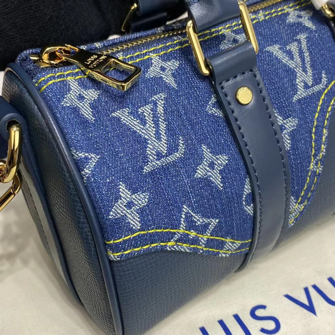 Louis Vuitton  Monogram Drip Handbag(21-12-9cm) - DesignerGu