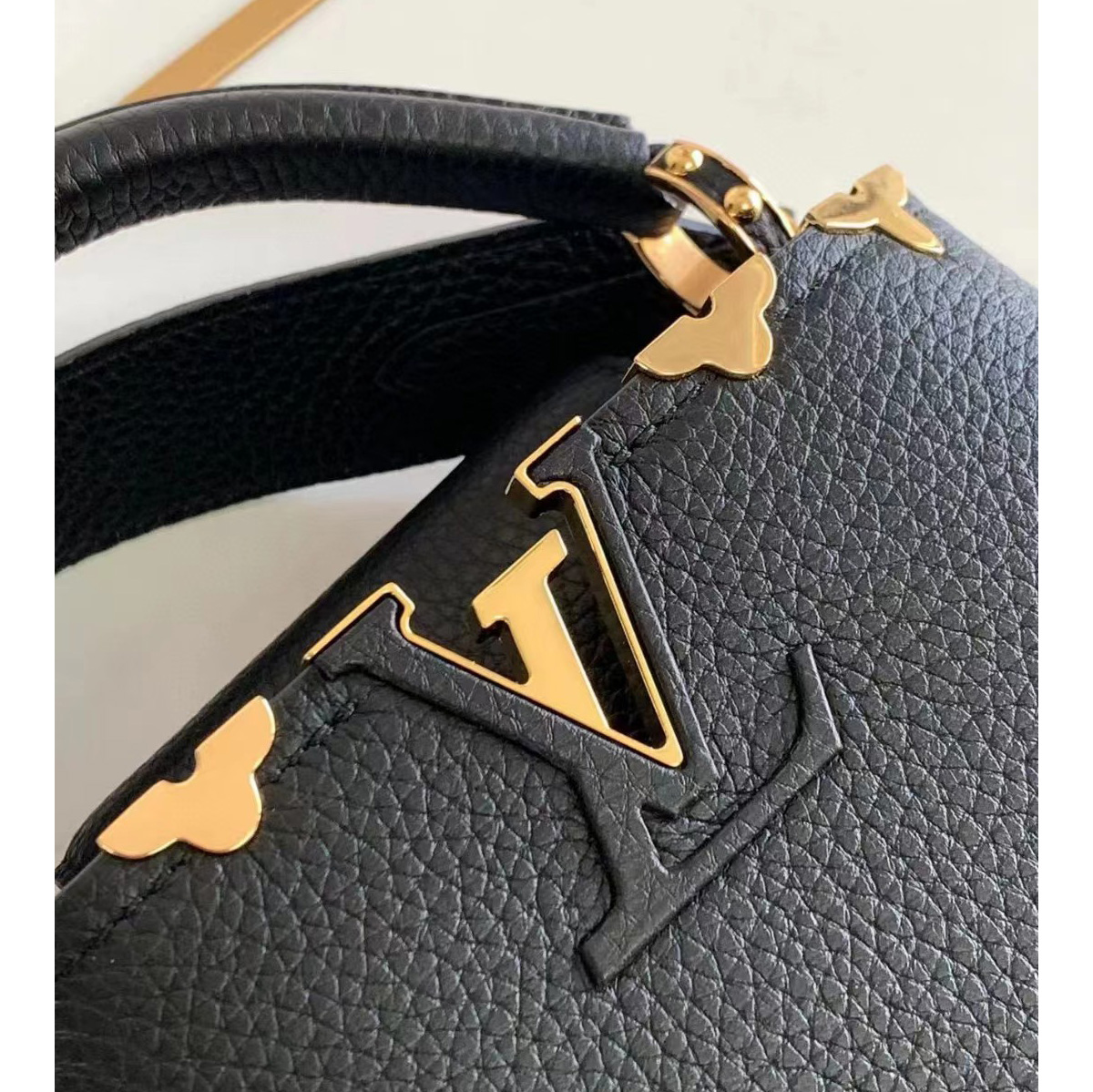 Louis Vuitton Capucines Mini Bag(21-14-8cm)   M56669 - DesignerGu