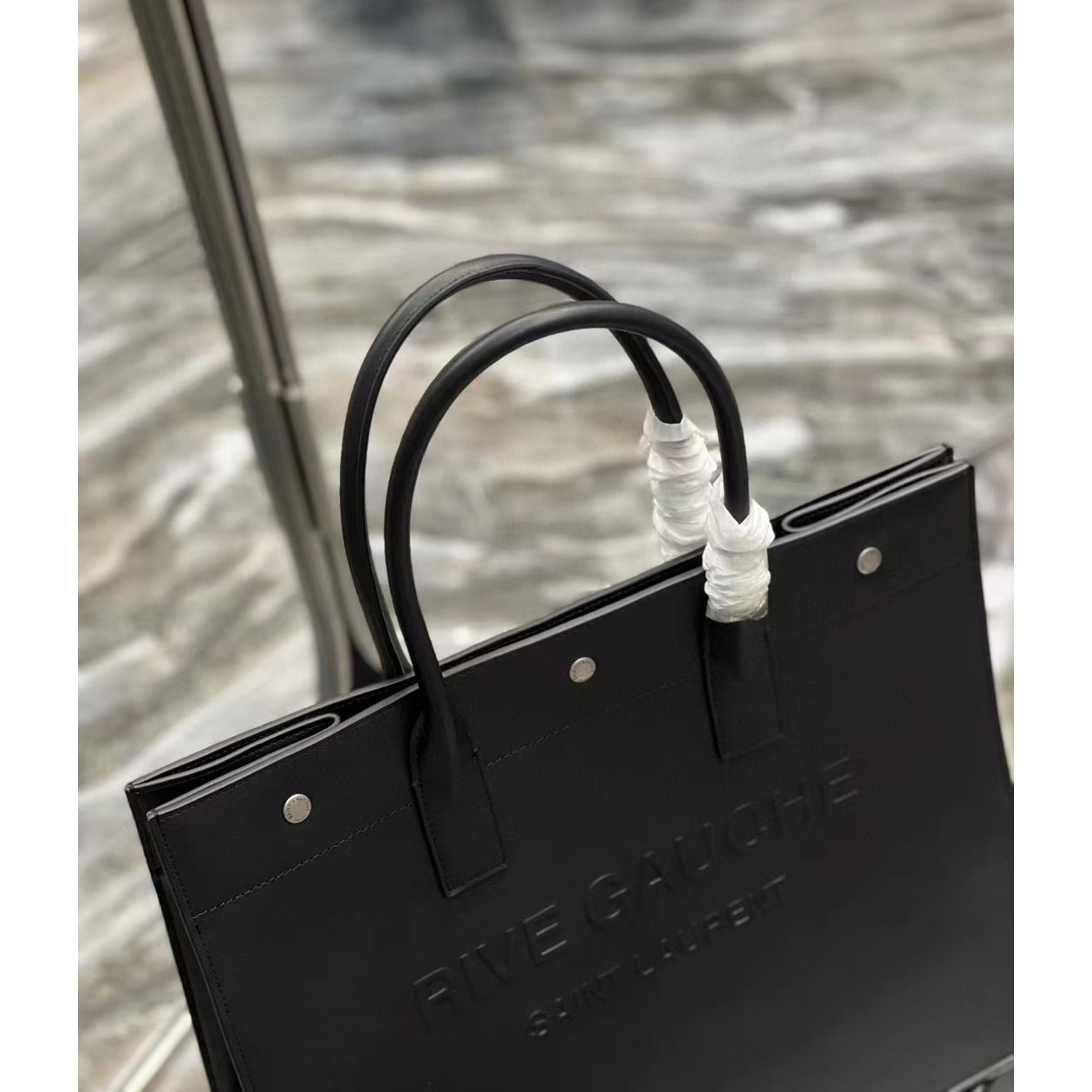 Saint Laurent Rive Gauche Small Tote Bag In Smooth Leather(39-31-18cm) - DesignerGu