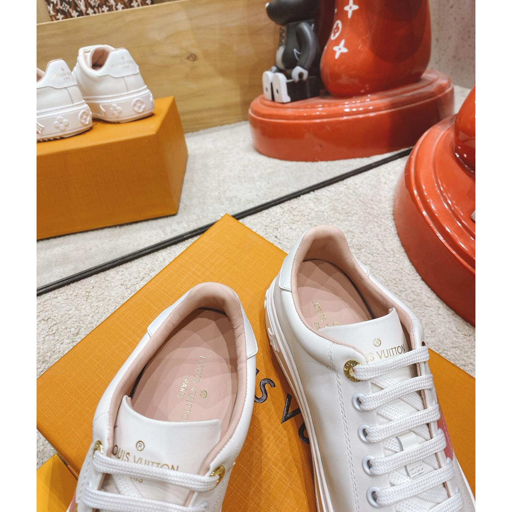 Louis Vuitton Logo Sneaker - DesignerGu