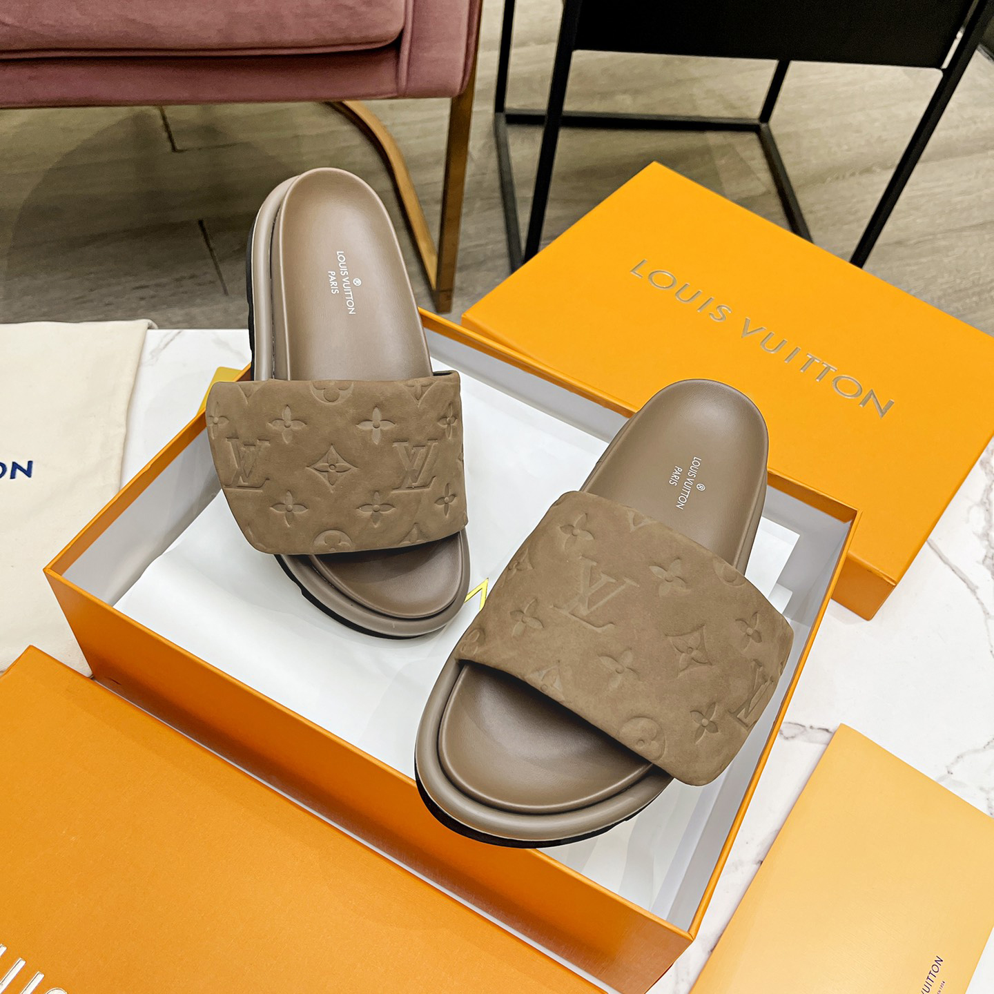 Louis Vuitton Pool Pillow Comfort Mules - DesignerGu